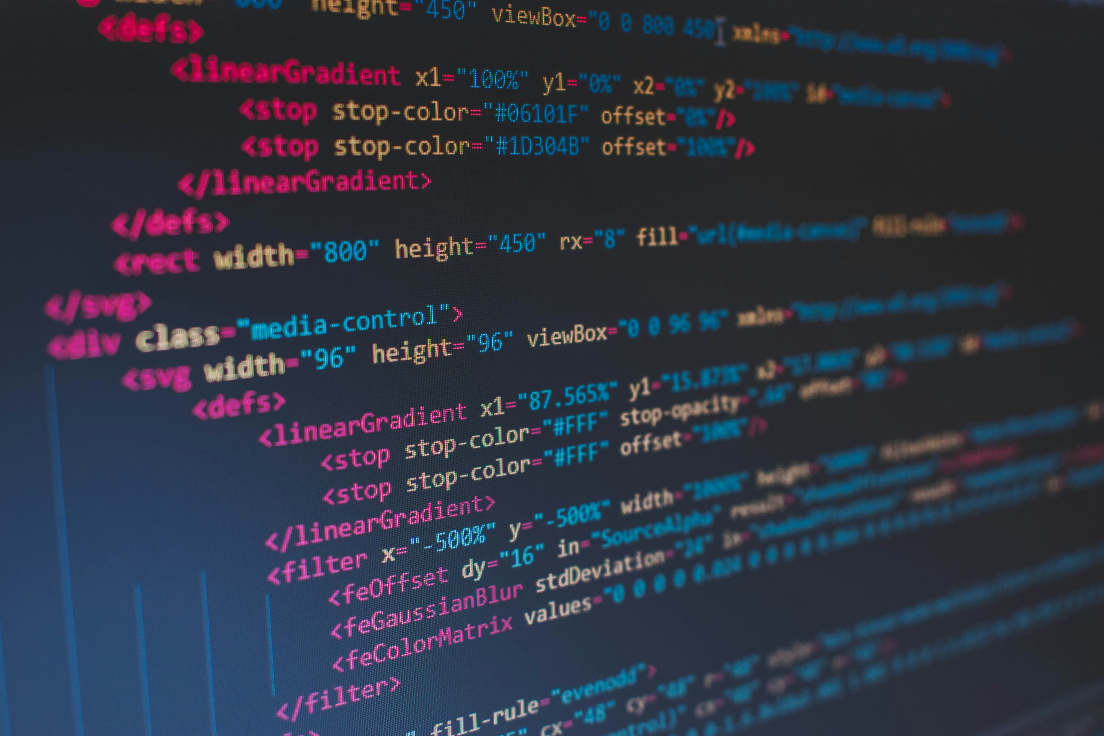 Lignes de code informatique affichées sur un écran