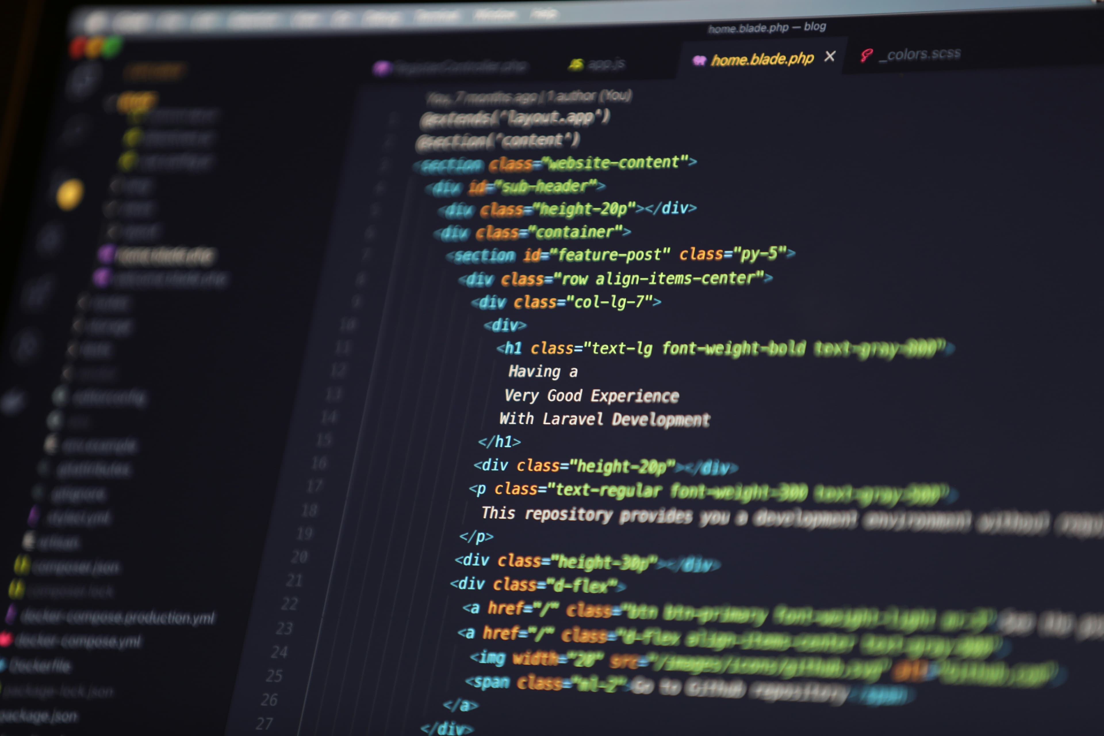 Écran d'ordinateur affichant du code informatique