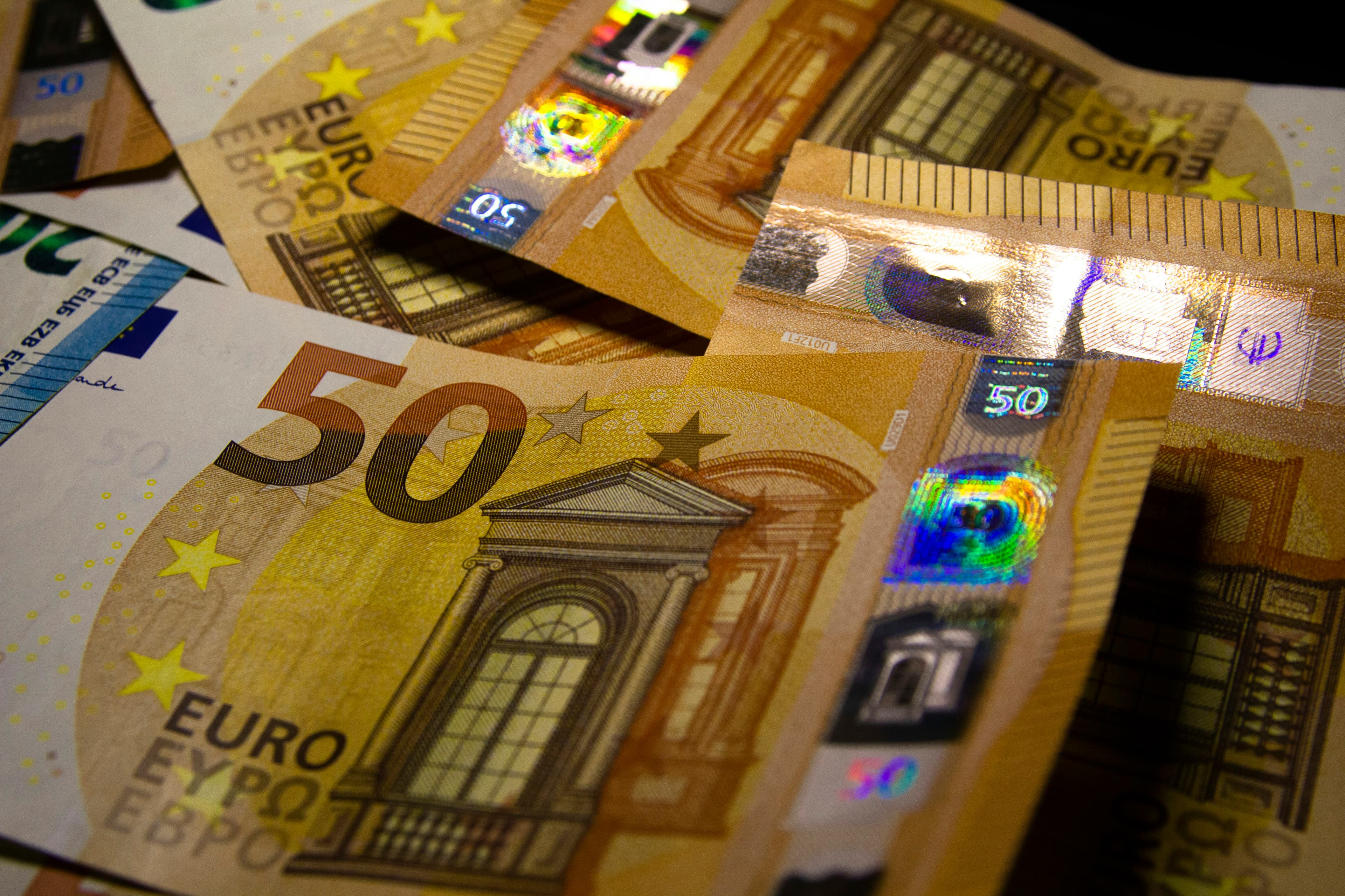 Pile de billets de 50 euros